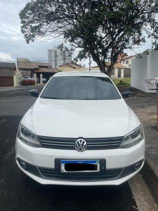 VOLKSWAGEN JETTA 2.0 COMFORTLINE FLEX 4P TIPTRONIC